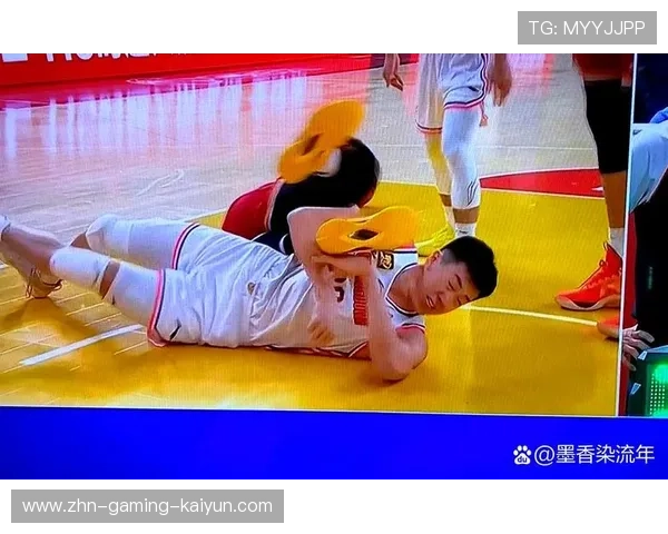 羽毛球运动员怒批裁判判罚离谱，比赛现场火药味十足引发热议