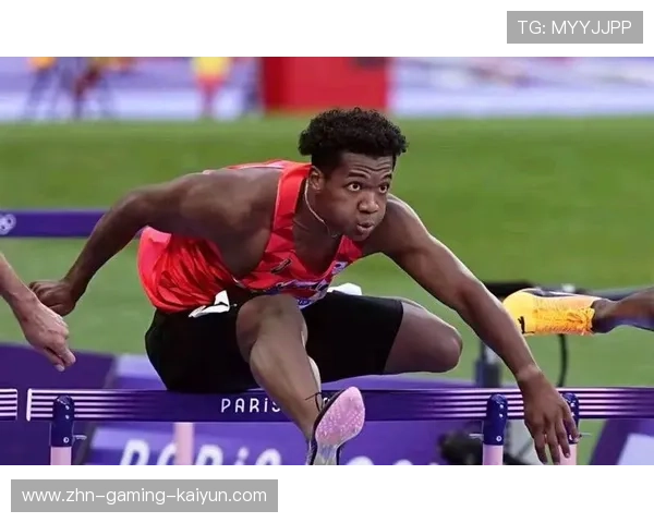 跳远比赛:黑人选手 8 米 8 惊世表现