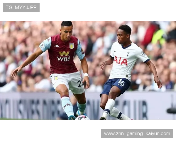 阿斯顿维拉快节奏传导在边线掀起连续攻势